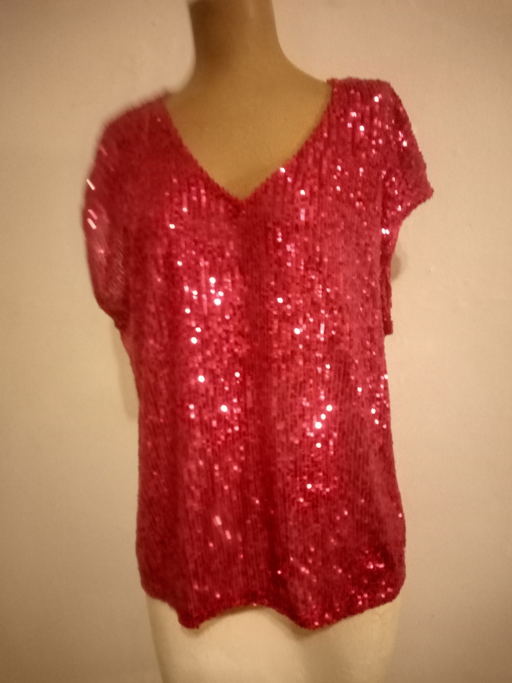 Vince Camuto Pink Sequin V-Neck Short Sleeve Top